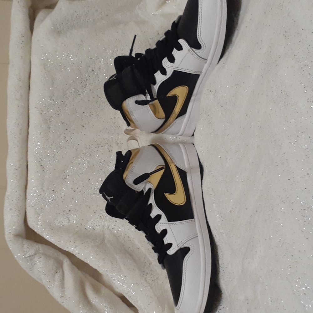 Jordan 1 Mid Size 3 Youth